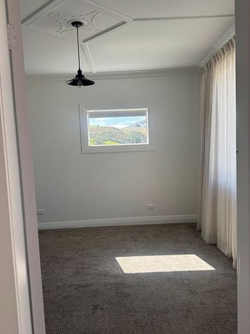 Sunny Brighton 3 Bedroom Home - Photo 4