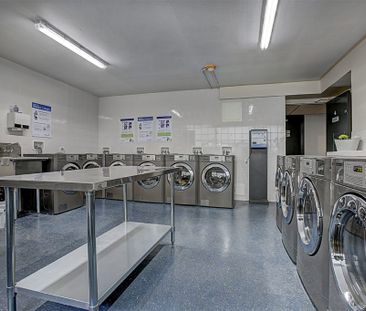 North Shore Towers - Photo 4