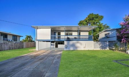 Neat and Comfortable Family Home in a Convenient Location - Photo 5