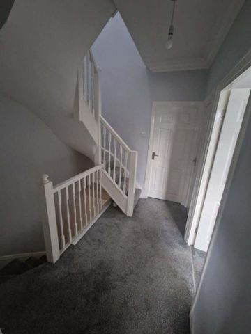 5 bedroom flat share to rent - Photo 2