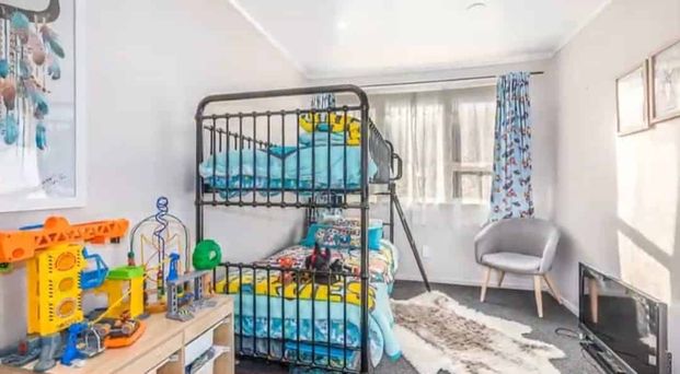 Family home near to porirua City and motorway - Photo 1