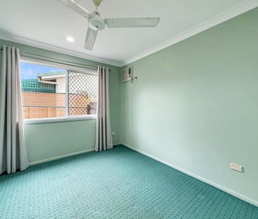 Well-presented Sizeable Three Bedroom Home - Photo 2