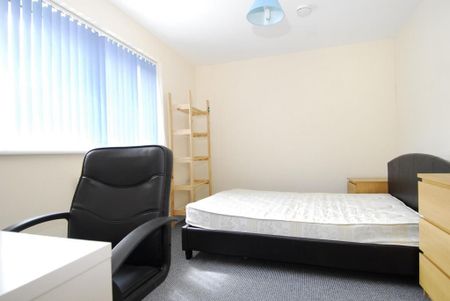 4 bedroom house to rent - Photo 2