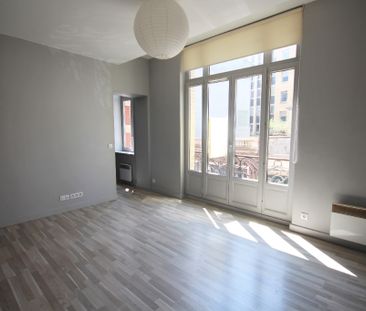 Location Appartement 3 pièces 55m² LILLE 59000 - Photo 2