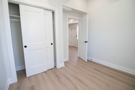 Newly Renovated 1 Bedroom + Den Apartment in Welland! - Photo 3