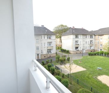 ** Erstbezug nach Sanierung! Stilvolle 2-Zimmer-Altbauwohnung mit L... - Photo 1