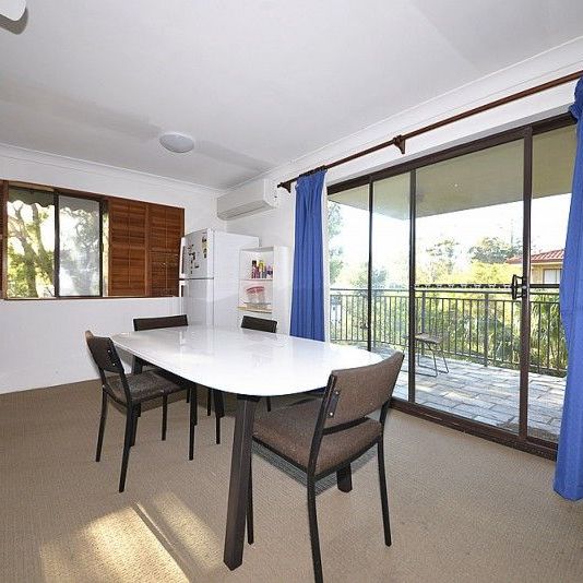 Spacious and furnished home with Air-conditioners and pool - Photo 1