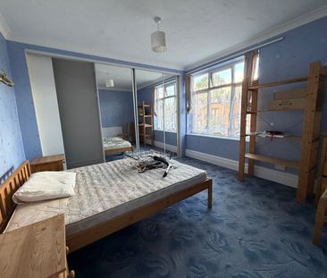 3 Bed Terraced House, South Road, SO17 - Photo 5