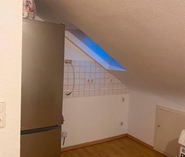 Nachmieter – 2-Zimmer-Dachgeschosswohnung Frankfurt-Griesheim - Foto 4