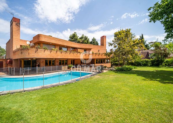 Villa house for rent in Conde Orgaz – Madrid