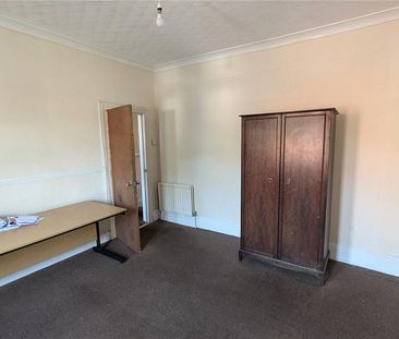 3 bedroom end of terrace house to rent - Photo 1