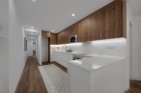 Carrer de Nàpols, Barcelona, Catalonia 08013 - Photo 3