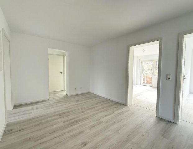 Neu renovierte 4-Zimmer-Dachwohnung mit Balkon und Blick ins Grüne – ruhiges Wohnen nahe Bretten - Foto 1