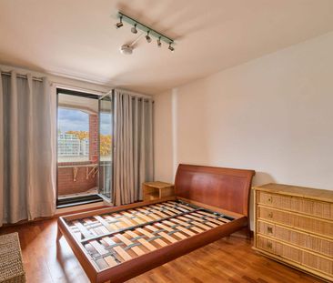 Riverside Court, SW8, London - Photo 2