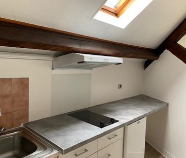NANTERRE - RUE RAYMOND BARBET : 2 pièces 31,27 m² + 29,27 m² < 1m80 - Photo 2