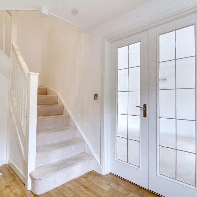 4 bedroom detached house to rent - Photo 1
