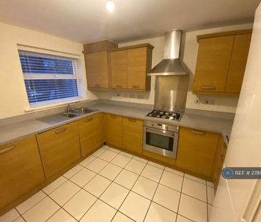 3 bedroom semi-detached house to rent - Photo 5