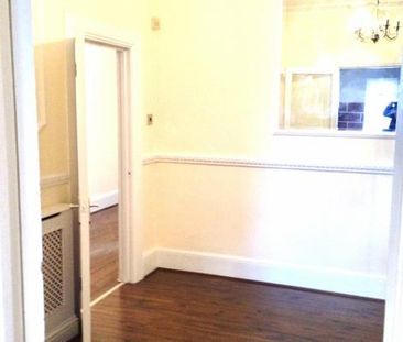 3 bedroom end of terrace house to rent - Photo 2