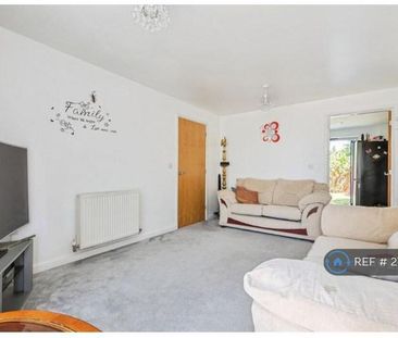 4 bedroom semi-detached house to rent - Photo 1