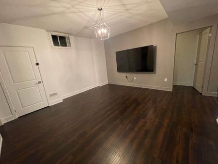 For Lease - 8 Kent Matthew Street Unit# Basement Apt, Richmond Hill, Ontario - Photo 3