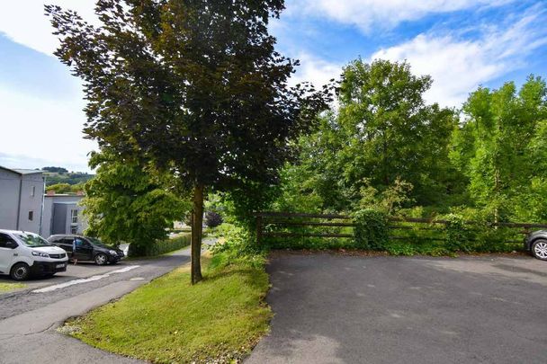 Charmante, komplett sanierte Mietwohnung mit Blick auf die Gleichenberger Kogeln …! - Photo 1