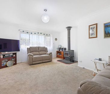 NEAT & TIDY THREE BEDROOM HOME - Photo 5