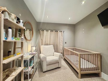 3 bedroom flat to rent - Photo 5