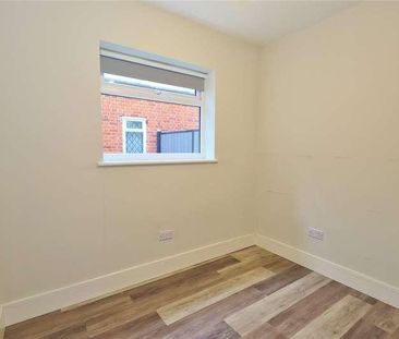 Westfield Road, Woking, Surrey, GU22 - Photo 4