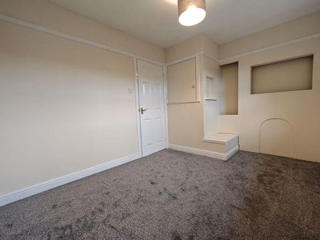 2 bedroom end of terrace house to rent - Photo 5
