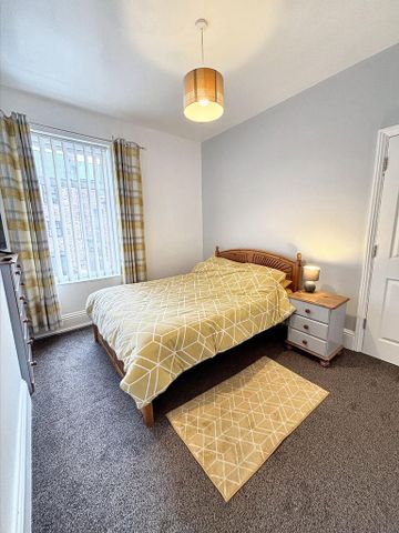 4 bedroom house of multiple occupation to rent - Photo 2