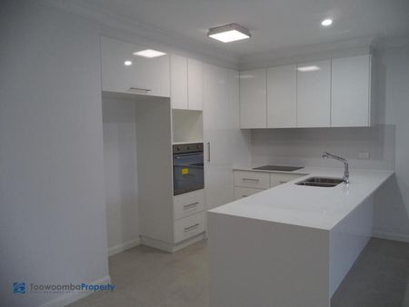 2/9 Cranley Street, 4350, South Toowoomba Qld - Photo 3