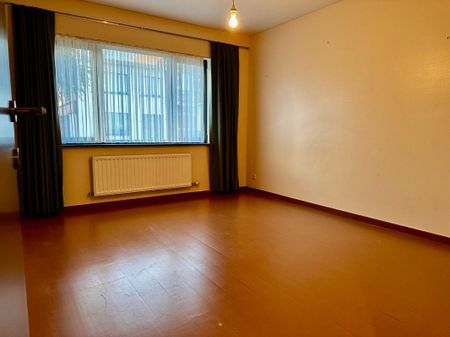 Op zoek naar een ruim gelijkvloersappartement met 2 slaapkamers + garage in het centrum van Sint-Antonius? - Foto 2