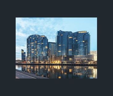 City lifestyle meets garden living with water view! - Photo 5