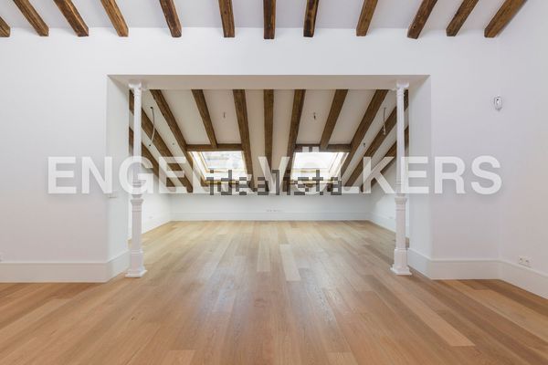 Alquiler de ático en Calle de Génova - Photo 1