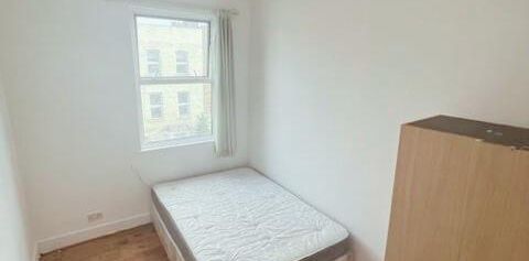 1 bedroom private hall to rent - Photo 2