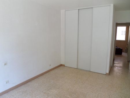 Location Appartement 4 pièces 81m² MONTPELLIER 34000 - Photo 3