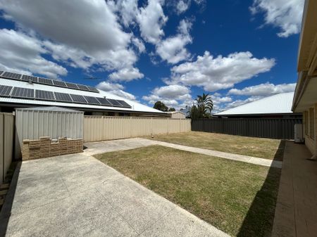 Refreshed Modern 4 x 2 Family Home! - Photo 3