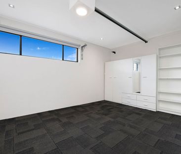 MODERN GARDEN FLAT - Photo 1