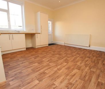 2 bedroom House To Let - Photo 5