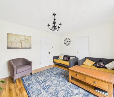 Arnold Road, Staines-upon-Thames, Surrey,TW18 - Photo 2