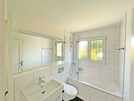 EFH in ruhiger Lage mit grossem Garten ohne Gartenarbeit - Foto 3