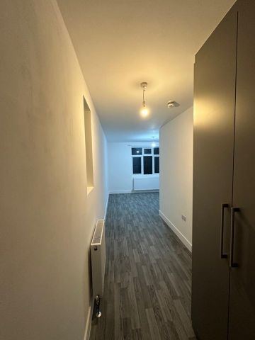 Room in a Shared House, Headstone Gardens, HA2 - Photo 5