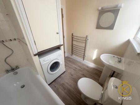 2 bedroom flat to rent - Photo 5