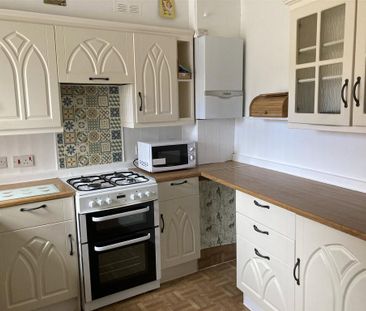 2 bedroom terraced house to rent - Photo 4