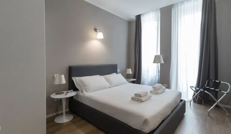 Via Carlo Freguglia, Milan, Lombardy 20122 - Photo 4