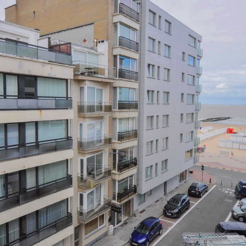 Stijlvol appartement met zijdelings zeezicht gelegen nabij het Driehoeksplein. - Foto 1