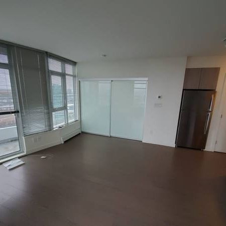 DONT MISSOUT - 2 BED + DEN CORNER UNIT - High Floor - Photo 3