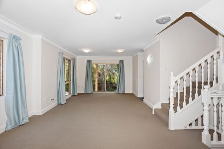 Three (3) Bedroom Townhouse in the Heart of Chatswood - Photo 2