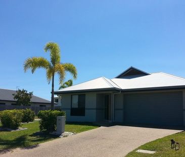 4 BEDROOM HOME + FULLY FENCED BACKYARD IN BOHLE PLAINS - Photo 2