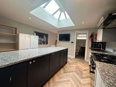 5 bedroom house share to rent - Photo 4